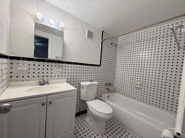 1735 NE 164th St, Unit E104, North Miami Beach, FL 33162