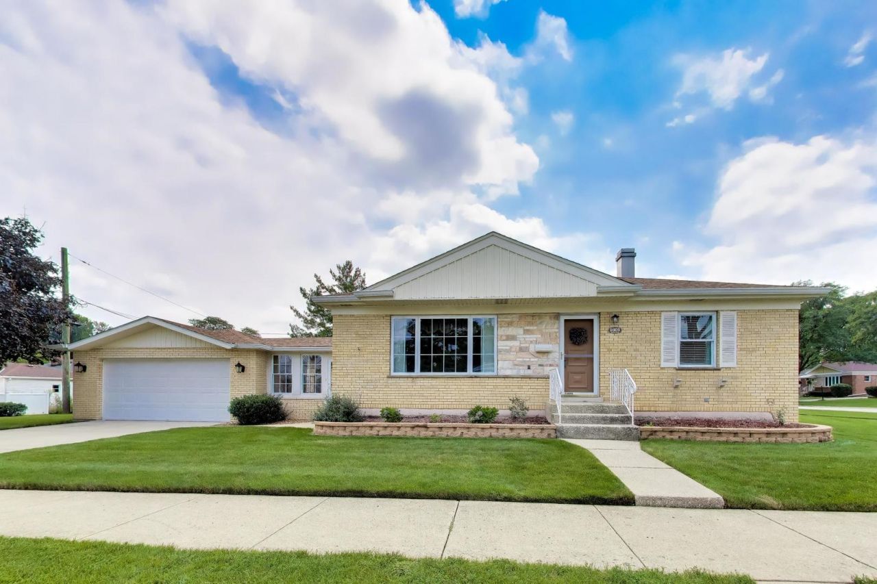1601 Mayfair Avenue, Westchester, IL 60154 Main Photo