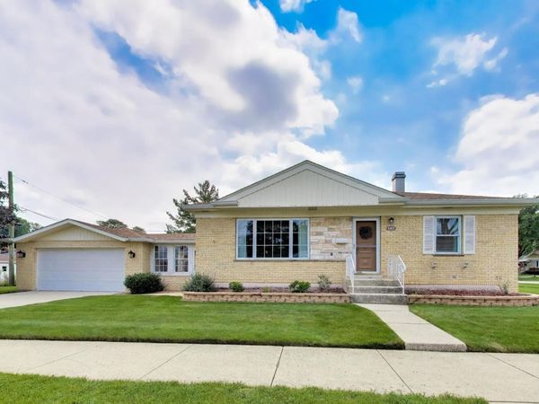 1601 Mayfair Avenue , Westchester, IL 60154