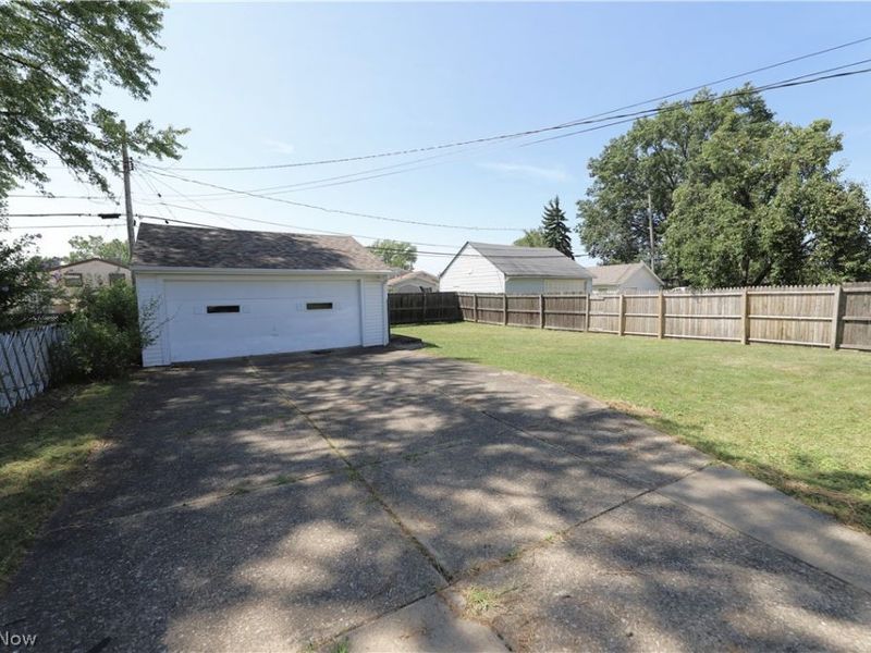 6340 Smith Road , Brook Park, OH 44142 Photo 19
