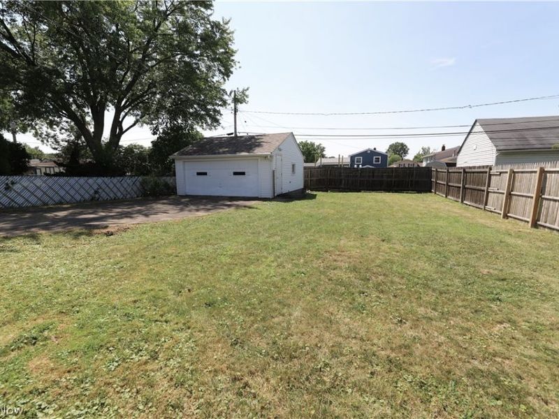 6340 Smith Road , Brook Park, OH 44142 Photo 20