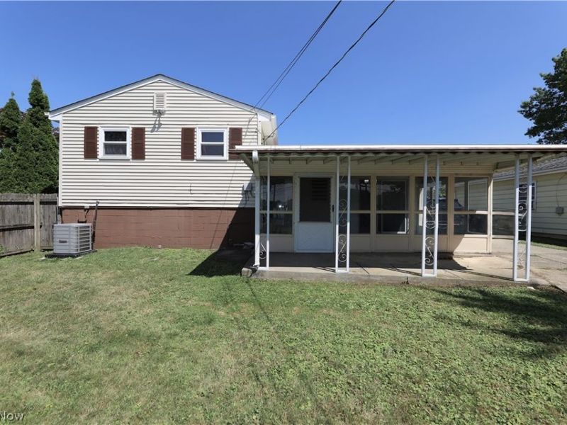 6340 Smith Road , Brook Park, OH 44142 Photo 22