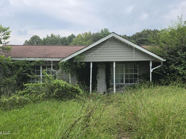 883 N Highway 309 , Byhalia, MS 38611