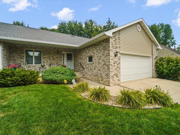 3422 Clearview Drive, Cedar Falls, IA 50613