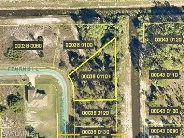 933 Memphis AVE , LEHIGH ACRES, FL 33974