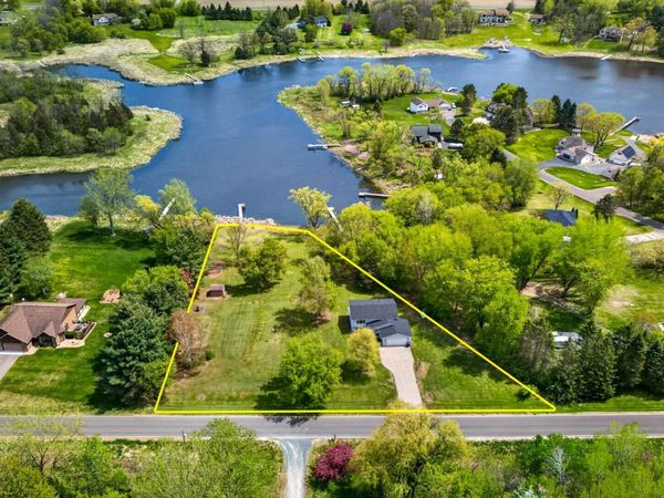 33067 Nueman Trail, Lindstrom, MN 55045