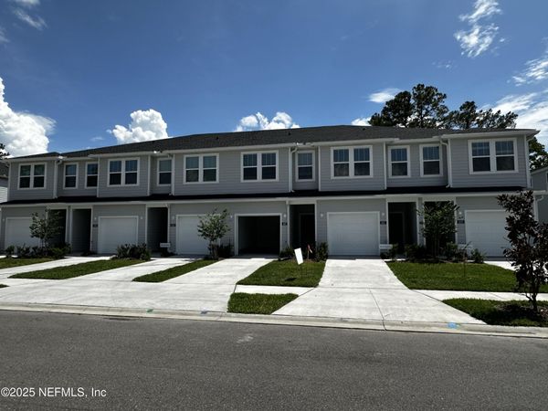 611 HOLLY LAKES Drive, Orange Park, FL 32073