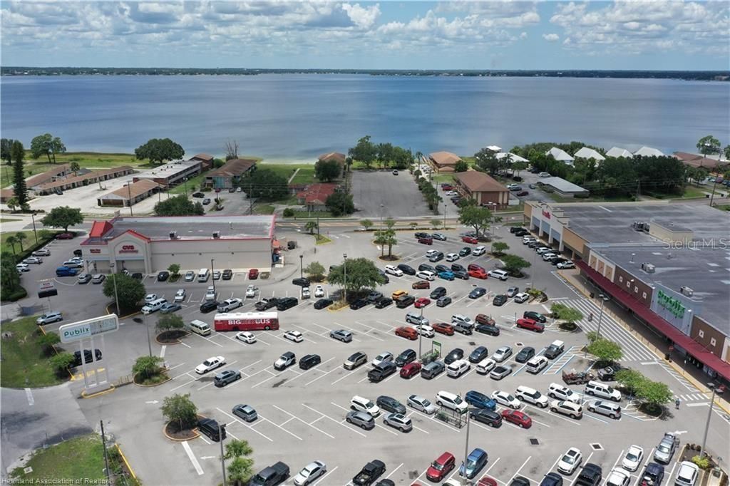 1001 Lakeview Drive, Sebring, FL 33870 Photo