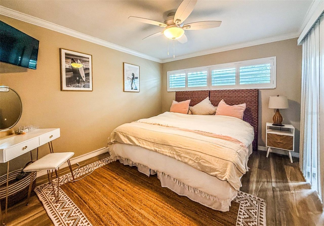 1900 Benjamin Franklin Drive , Sarasota, FL 34236 Photo