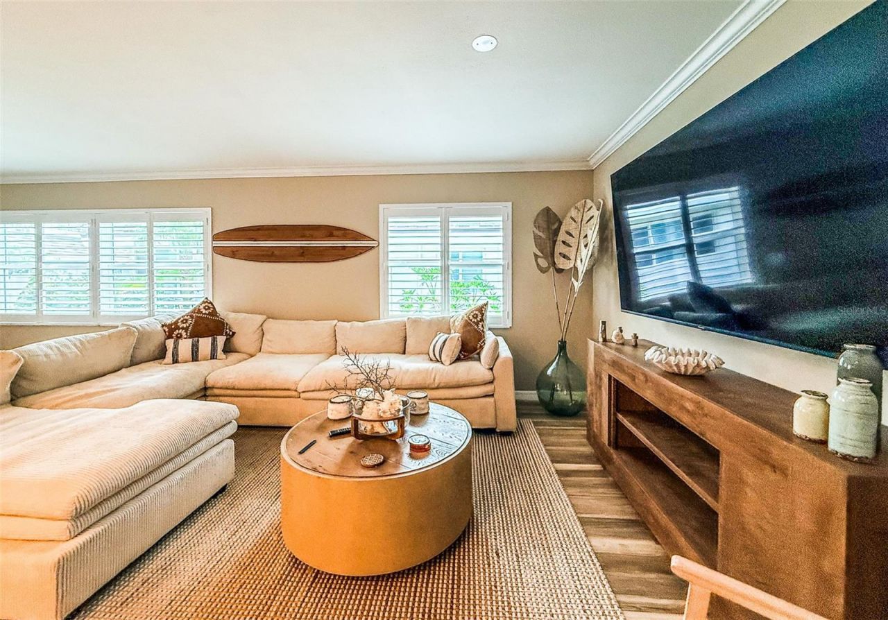 1900 Benjamin Franklin Drive , Sarasota, FL 34236 Photo