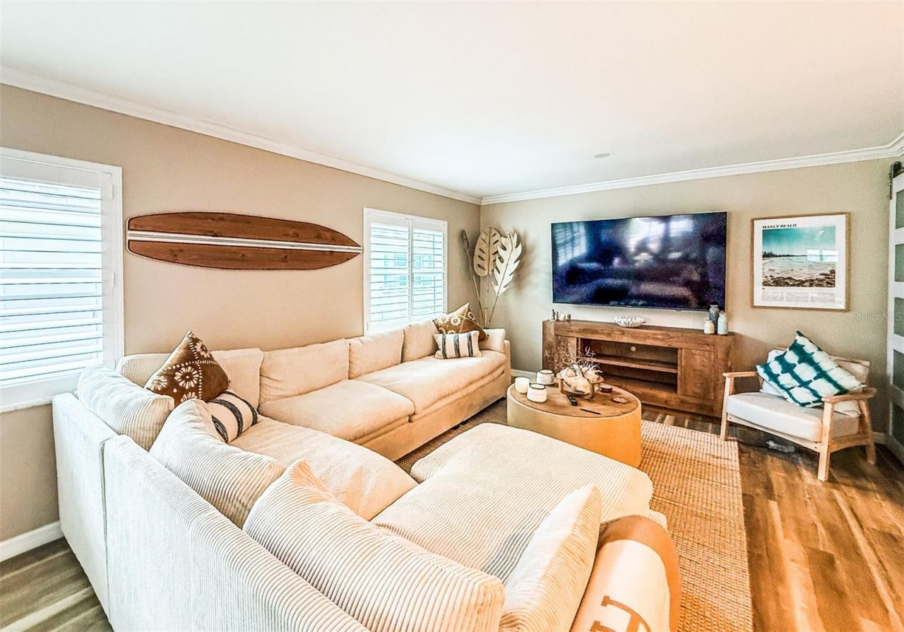 1900 Benjamin Franklin Drive , Sarasota, FL 34236 Photo