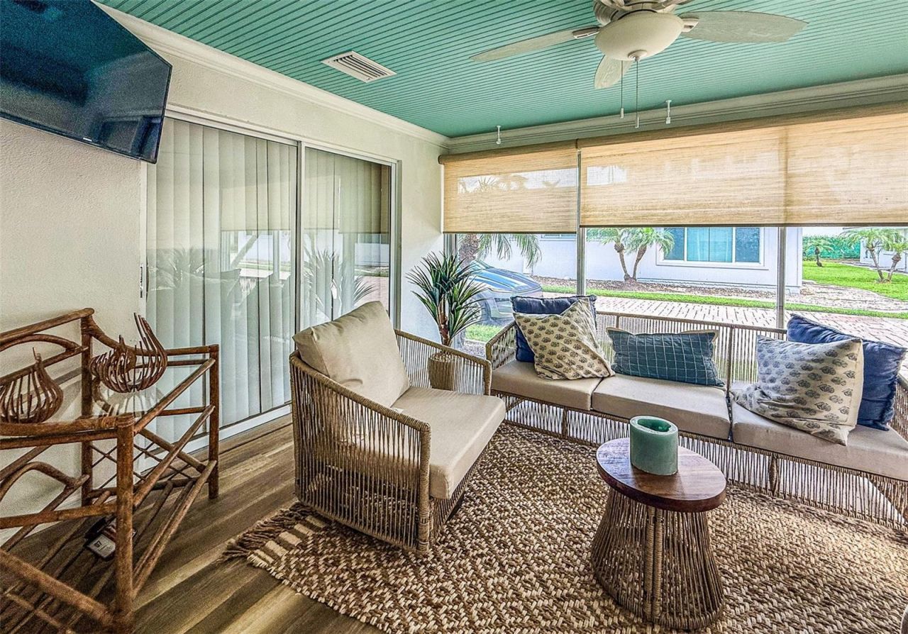 1900 Benjamin Franklin Drive , Sarasota, FL 34236 Photo