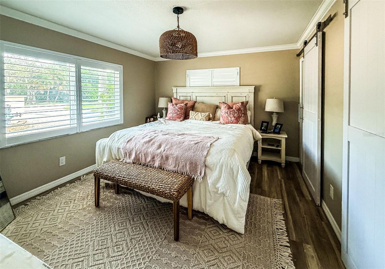 1900 Benjamin Franklin Drive , Sarasota, FL 34236 Photo