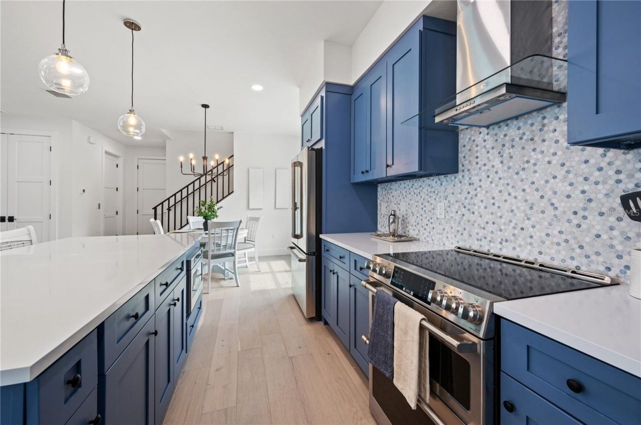 1647 Siesta Drive, Sarasota, FL 34239 Photo
