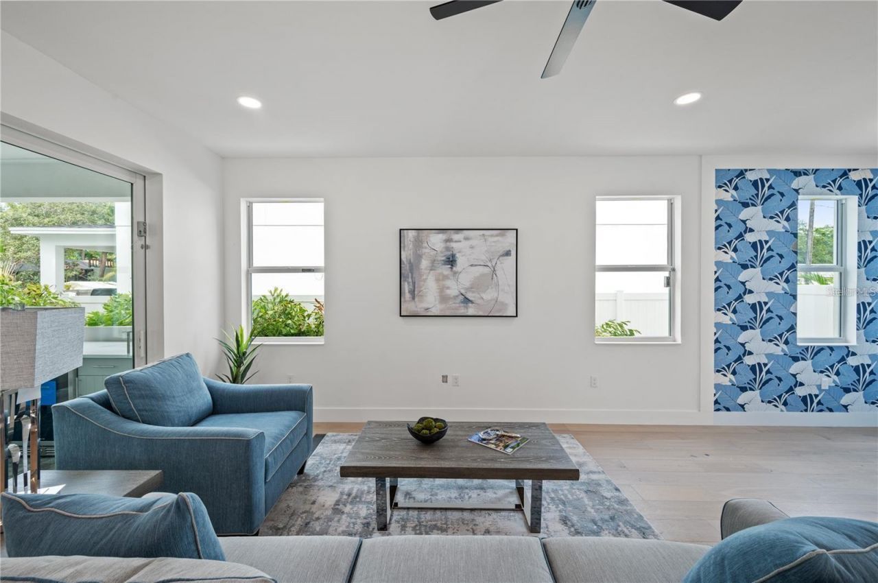 1647 Siesta Drive, Sarasota, FL 34239 Photo