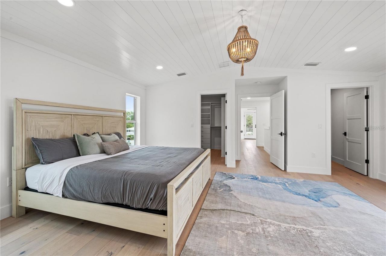 1647 Siesta Drive, Sarasota, FL 34239 Photo