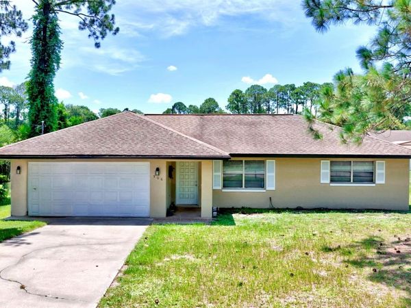 306 LARK TERRACE , SEBRING, FL 33872