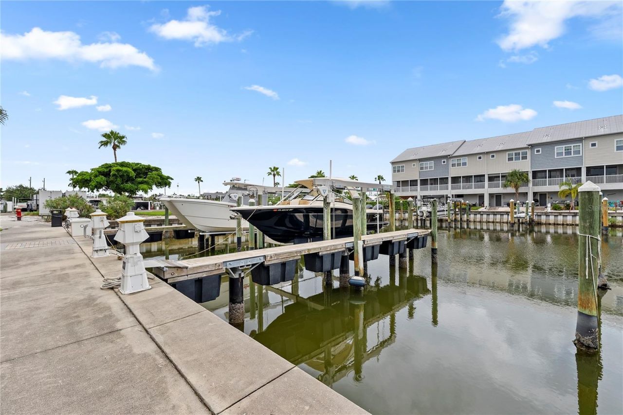 6043 Anchorage Way S, Saint Petersburg, FL 33712 Photo