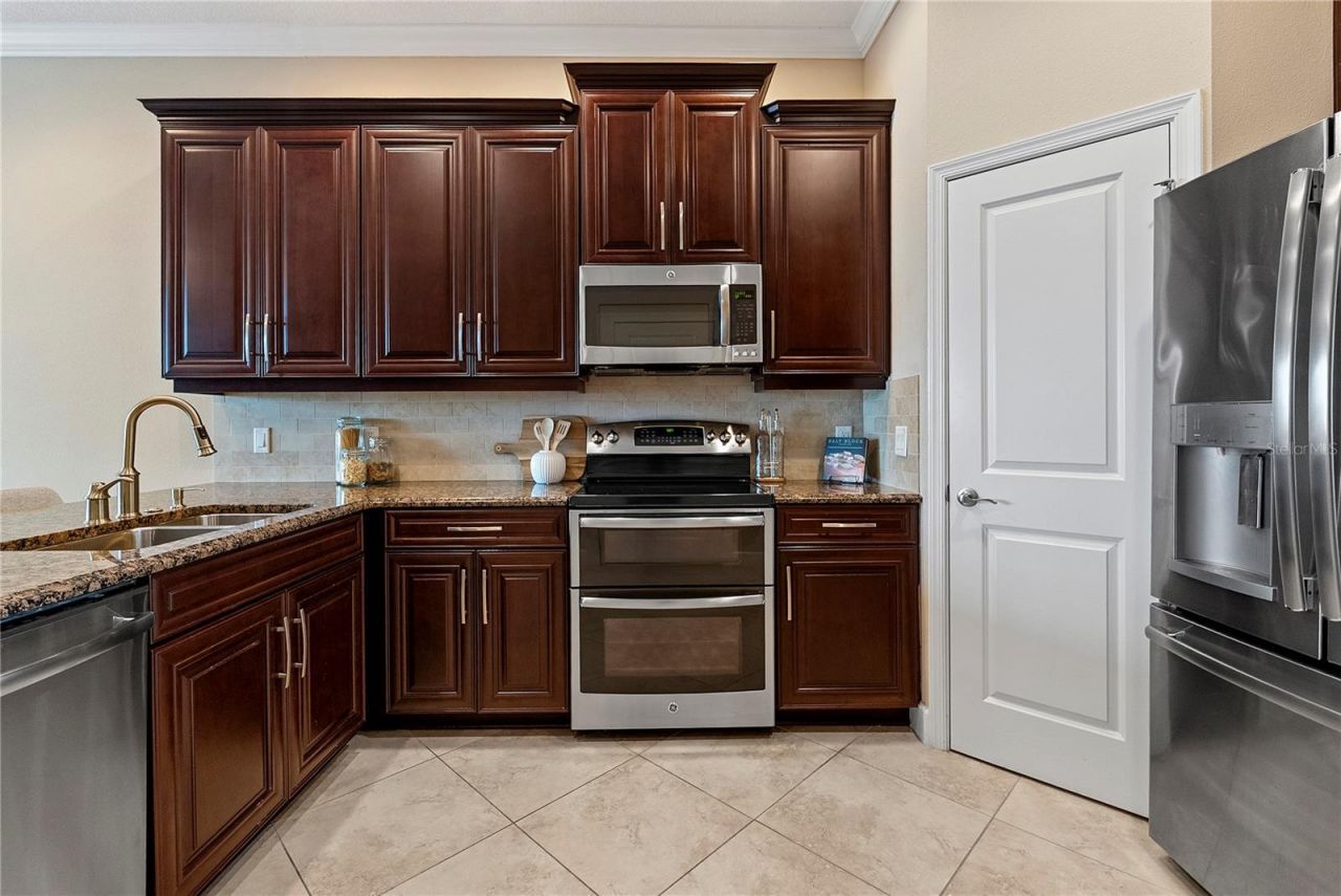 6043 Anchorage Way S, Saint Petersburg, FL 33712 Photo