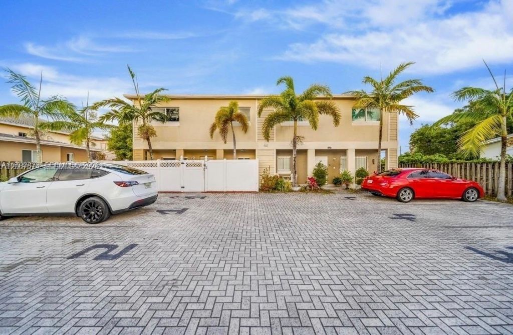 615 NW 10th Ter , Unit 1, Fort Lauderdale, FL 33311 Photo