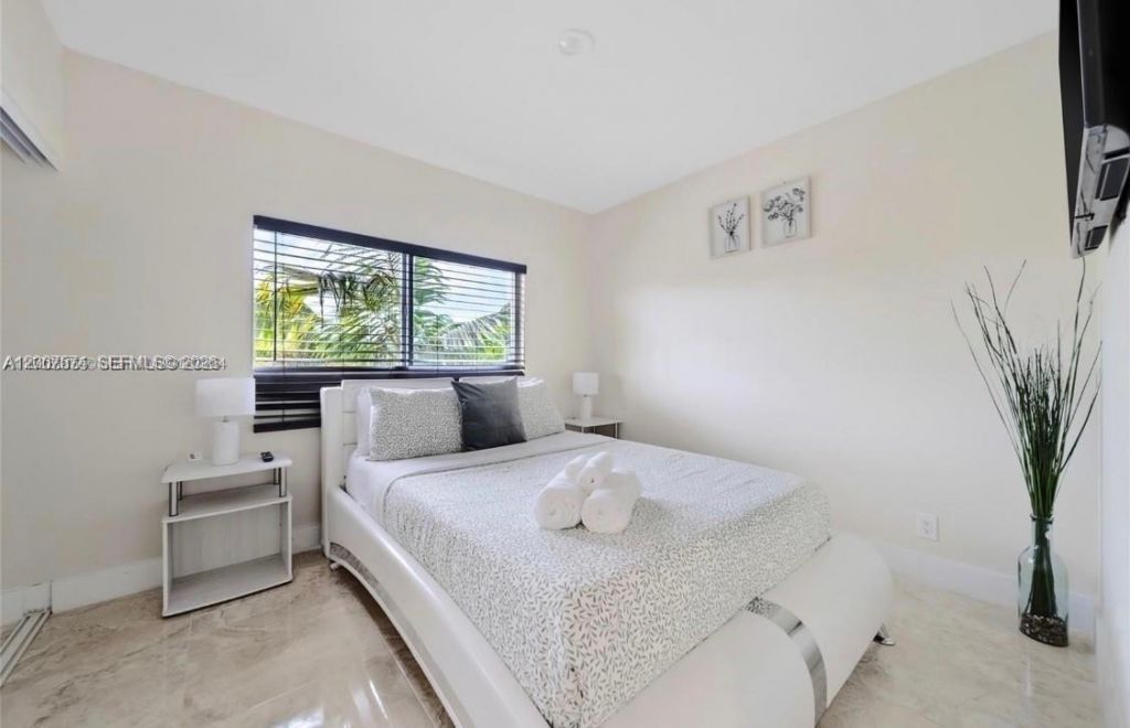 615 NW 10th Ter , Unit 1, Fort Lauderdale, FL 33311 Photo