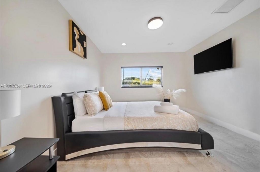615 NW 10th Ter , Unit 1, Fort Lauderdale, FL 33311 Photo