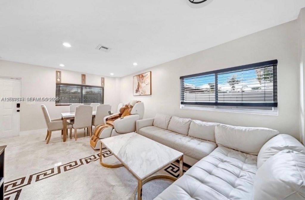 615 NW 10th Ter , Unit 1, Fort Lauderdale, FL 33311 Photo