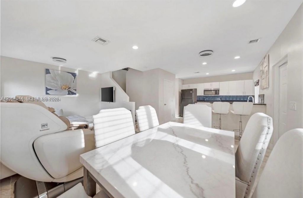 615 NW 10th Ter , Unit 1, Fort Lauderdale, FL 33311 Photo