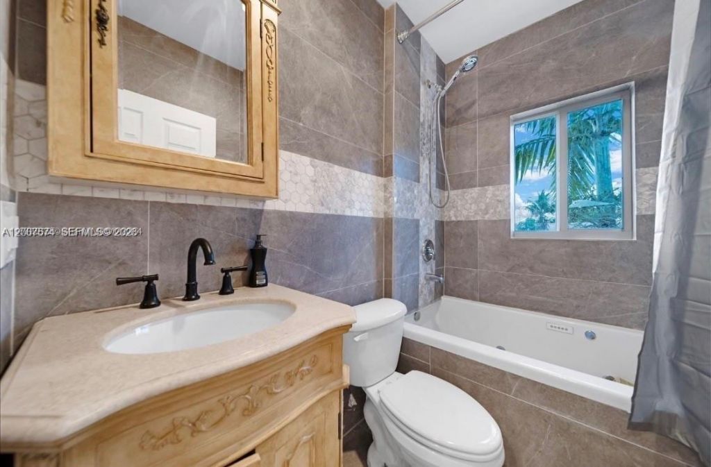 615 NW 10th Ter , Unit 1, Fort Lauderdale, FL 33311 Photo
