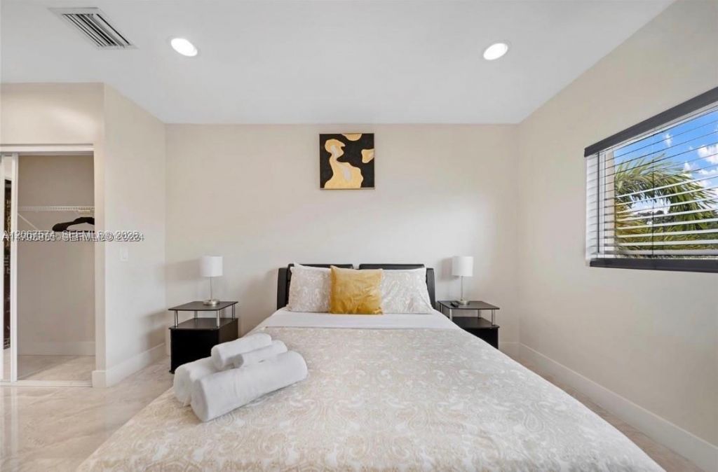 615 NW 10th Ter , Unit 1, Fort Lauderdale, FL 33311 Photo