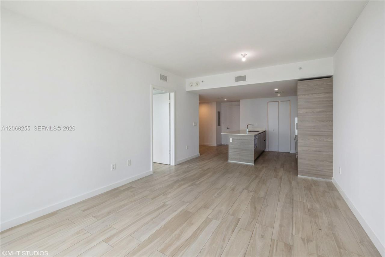 1300 S Miami Ave , Unit 2504, Miami, FL 33130 Photo