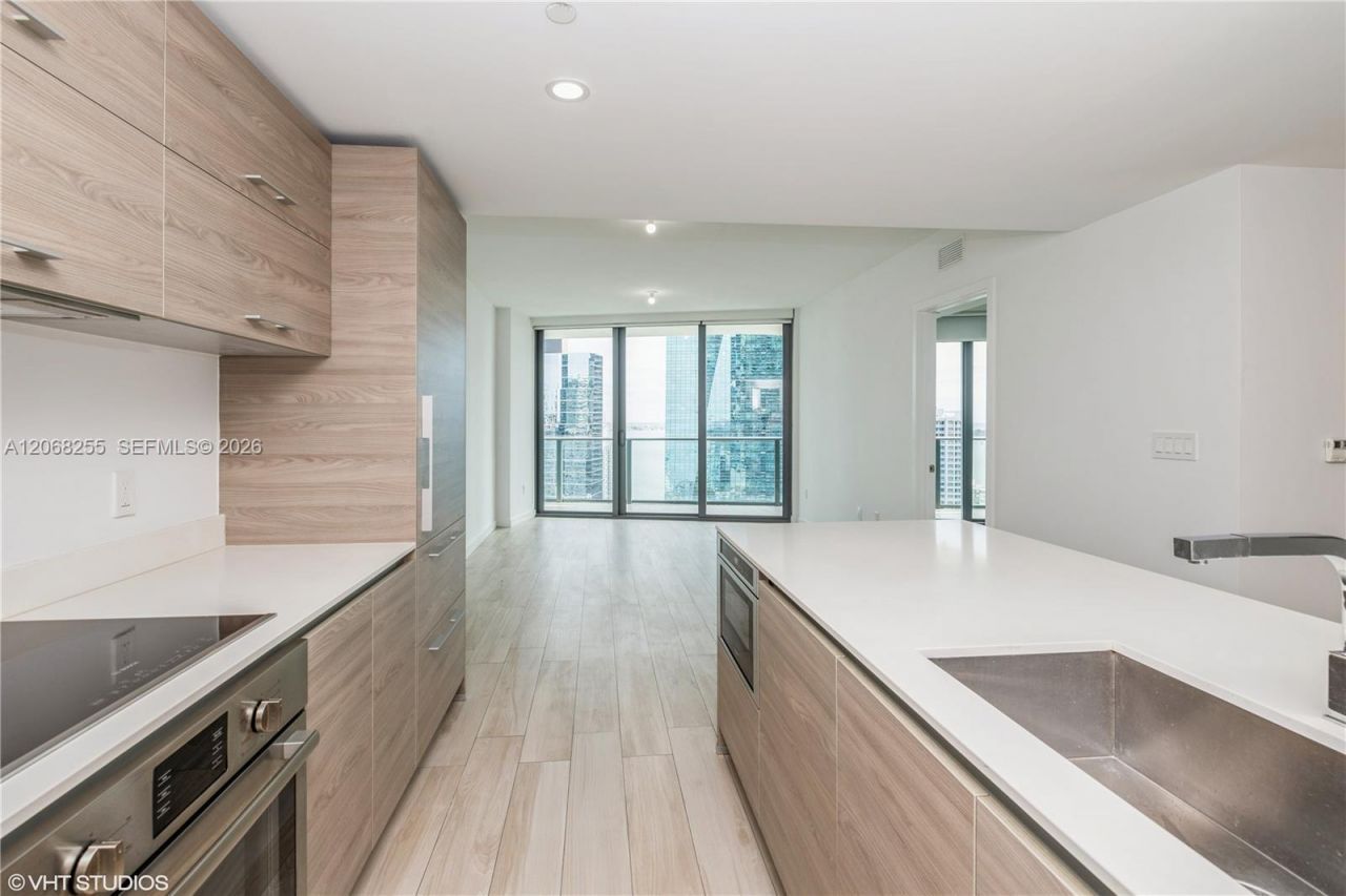 1300 S Miami Ave , Unit 2504, Miami, FL 33130 Photo