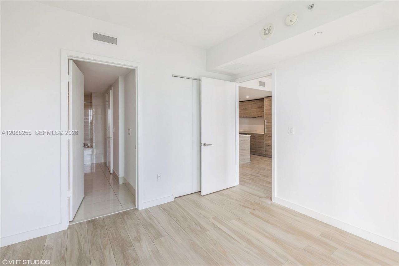 1300 S Miami Ave , Unit 2504, Miami, FL 33130 Photo