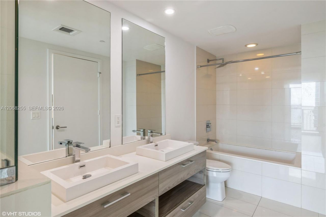 1300 S Miami Ave , Unit 2504, Miami, FL 33130 Photo