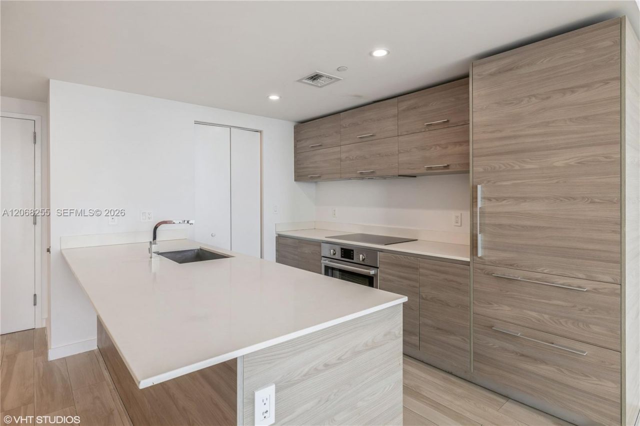 1300 S Miami Ave , Unit 2504, Miami, FL 33130 Photo