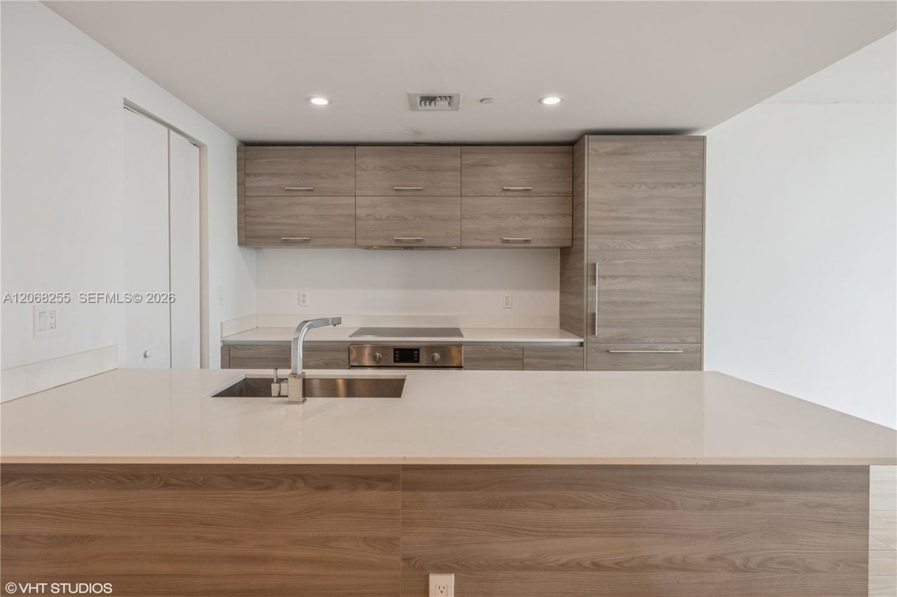1300 S Miami Ave , Unit 2504, Miami, FL 33130 Photo