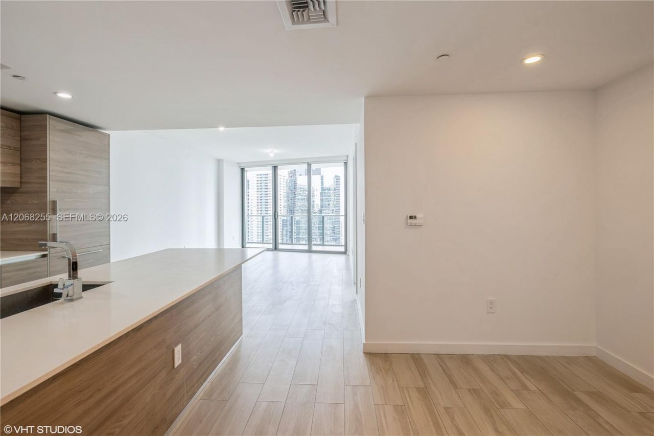 1300 S Miami Ave , Unit 2504, Miami, FL 33130 Photo