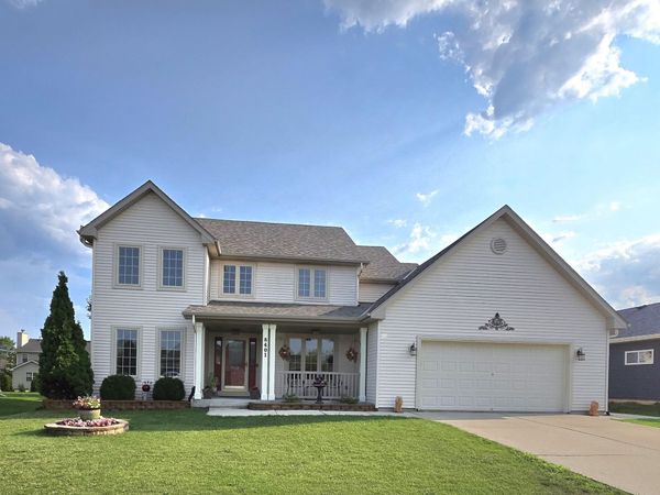 8401 Kingsway Ln, Sturtevant, WI 53177