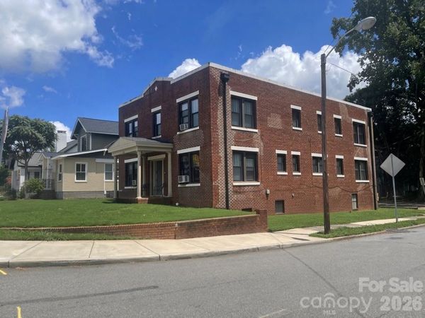 600 Hawthorne Lane , Charlotte, NC 28204