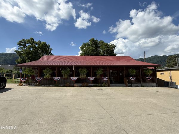231 East 5th Street, Big Stone Gap, VA 24219