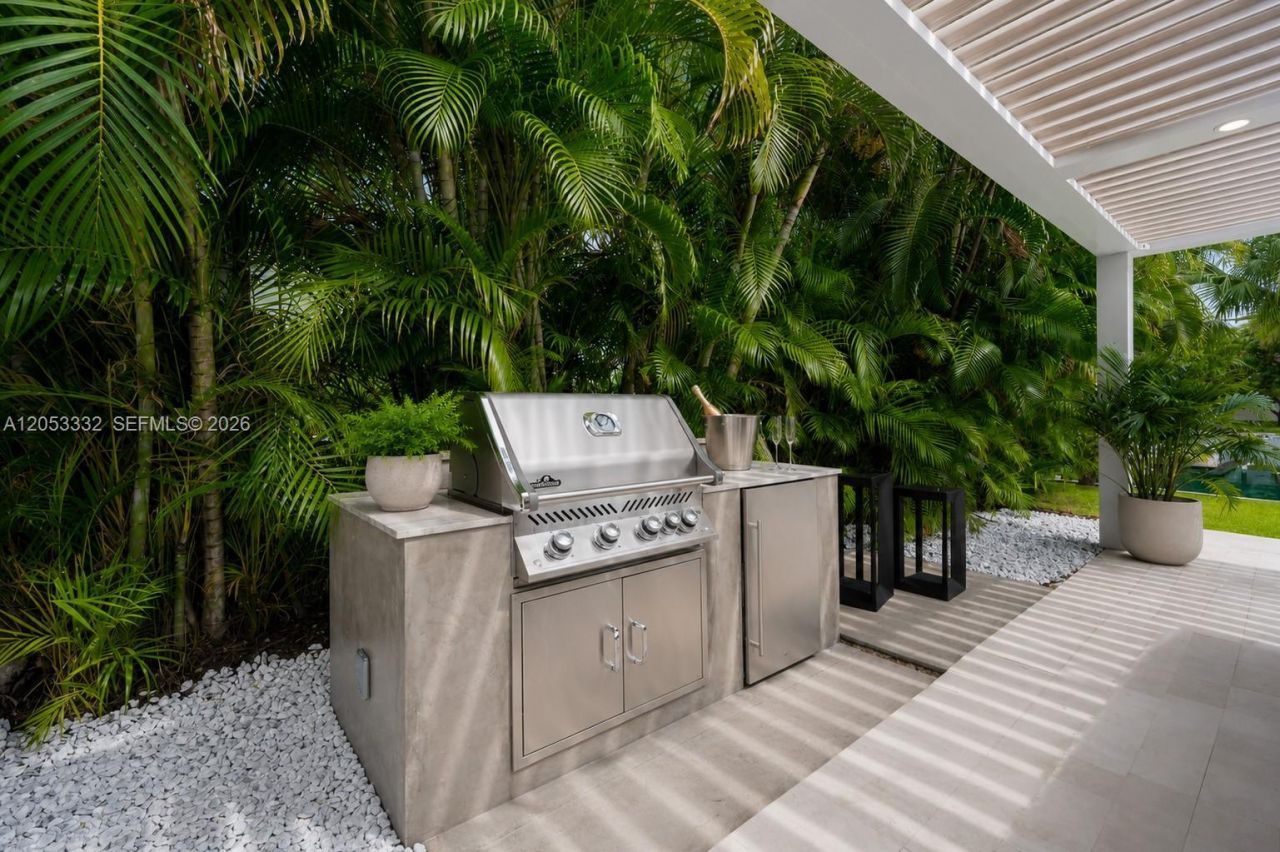 2273 Bayview Ln , North Miami, FL 33181 Photo