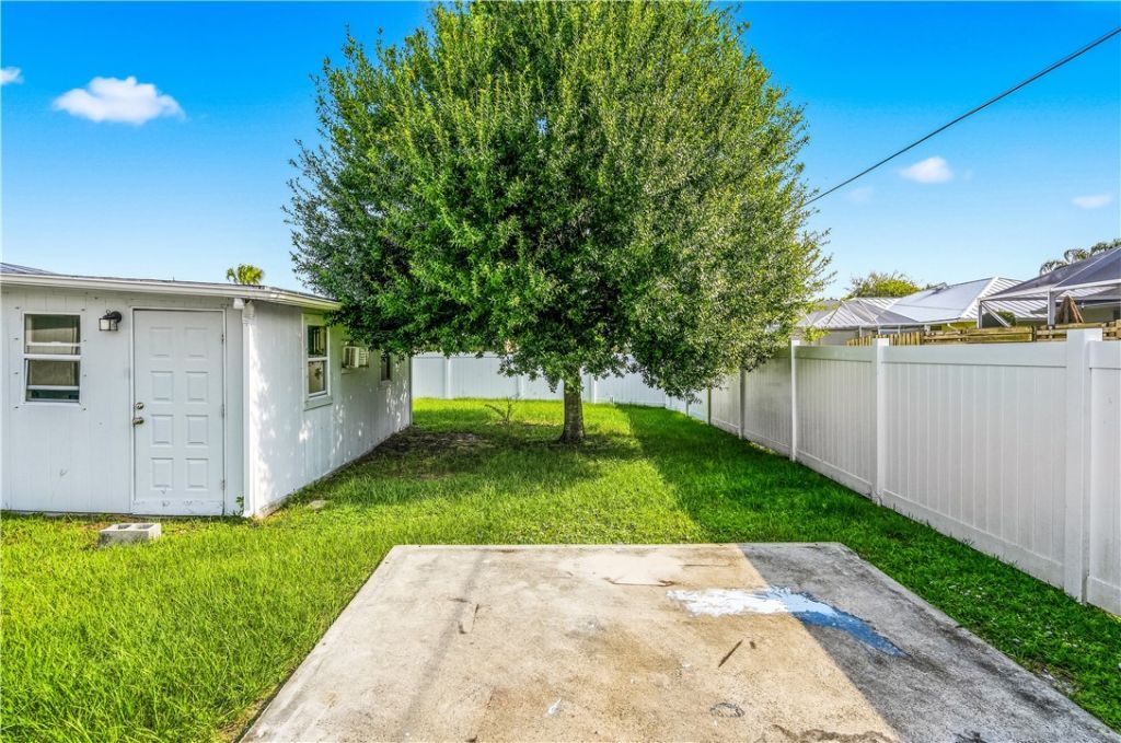 821 Barber Street, Sebastian, FL 32958 Photo