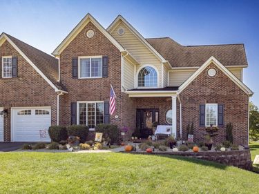 61 MEADOW GLEN DR, STAUNTON, VA 24401