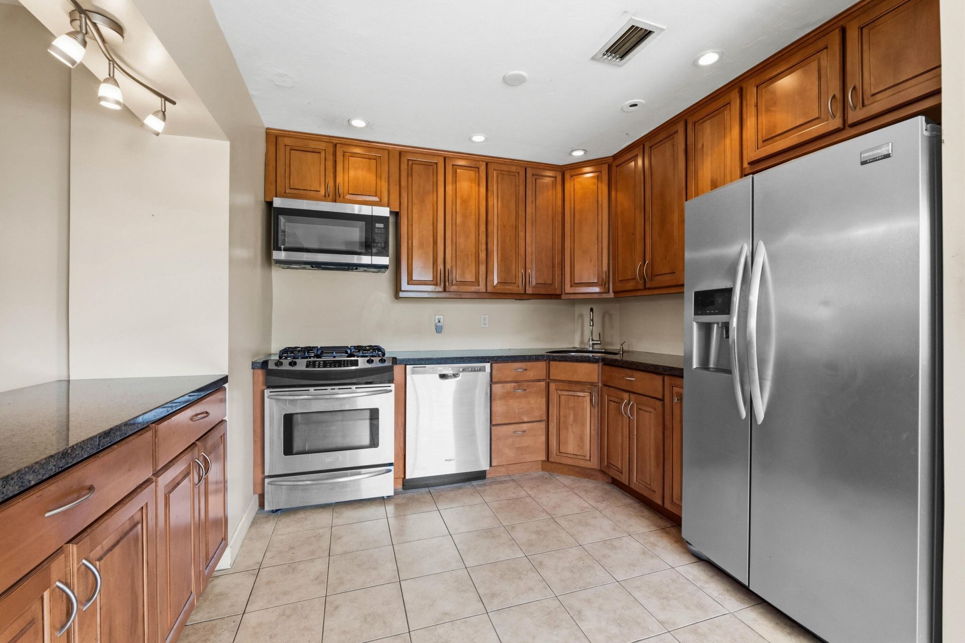 1344 NE 13th Avenue, Fort Lauderdale, FL 33304 Photo