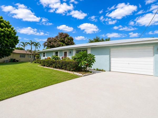 2485 SE SIDONIA Street, Port St. Lucie, FL 34952