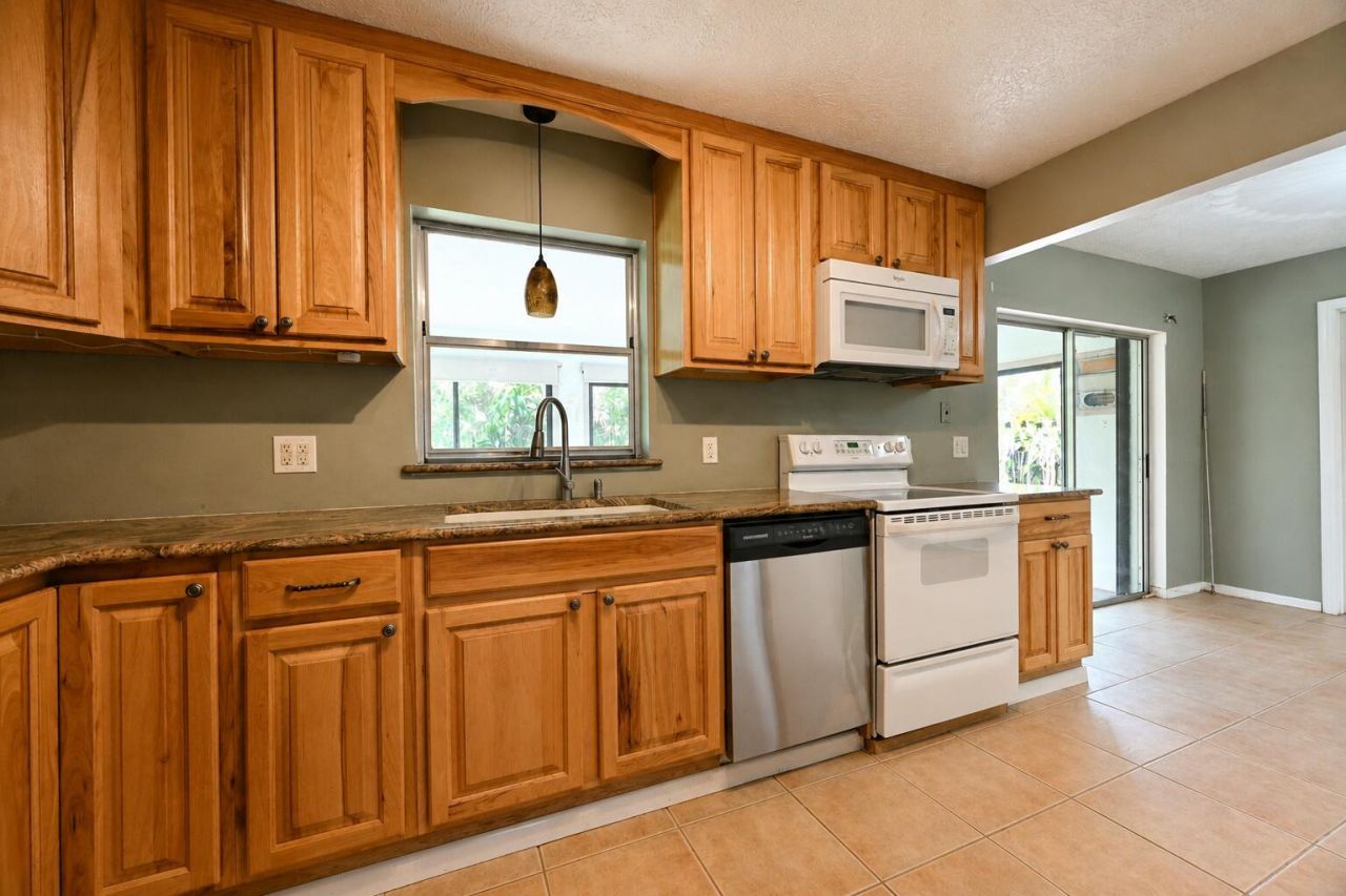 2485 SE Sidonia Street, Port Saint Lucie, FL 34952 Photo