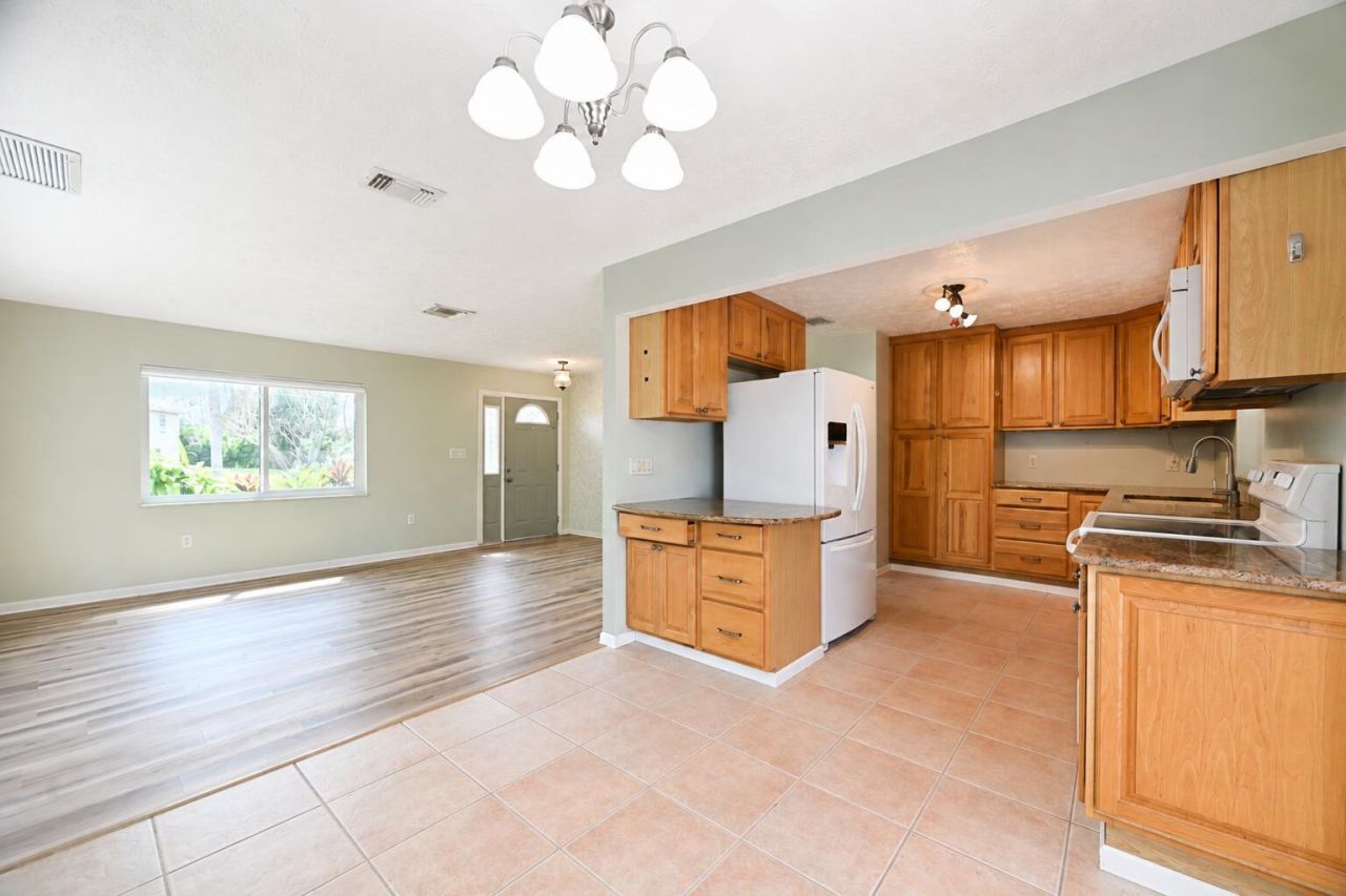 2485 SE Sidonia Street, Port Saint Lucie, FL 34952 Photo