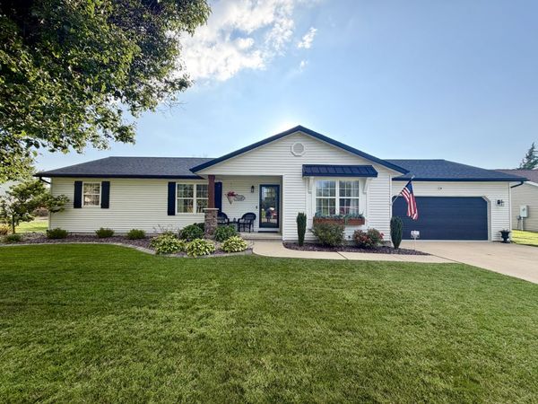 312 Randolph Drive , Centralia, IL 62801