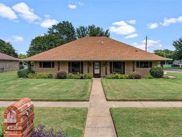 2300 Brookhaven Drive , Bossier City, LA 71111