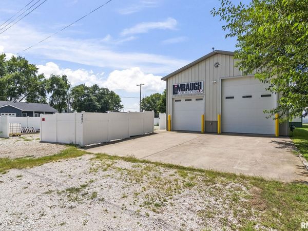 207 S OLIVE Street, New Berlin, IL 62670